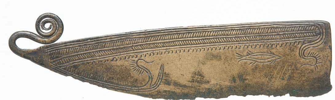 Photograph of the Skjellerup bronze razor with its surviving handle and cutting edge.