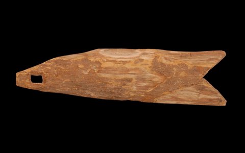 Representative—not this record’s object: a small Tenda bark rhombe, coll. Gessain.