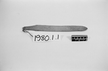Pitt Rivers Museum 1980.1.1, the exact KwaZulu/Natal blade with its fibre cord.