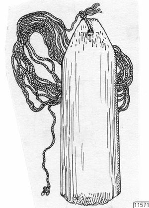 The Chané vinare of Río Parapiti in its c. 1909 drawing, the cord coiled at the pierced top end.
