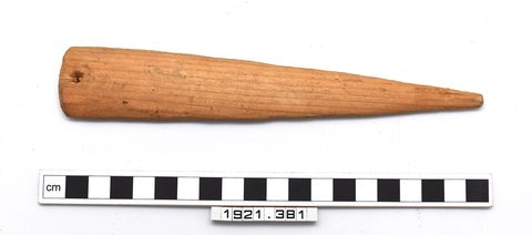 The smaller terminal-hole N'kwi'i blade.