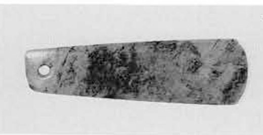 Mitsugosawa-naka site large hera-shaped pendant (pit 75, 75土-1) — report photo plate PL89