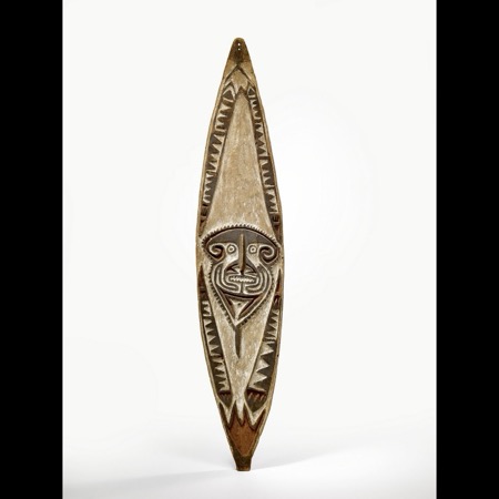 The gope-type board 72.1965.13.2, one wide-eyed face set in a toothed diamond.