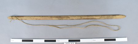 Plain wooden bull-roarer, middle Congo (Yalemba–Ligasa, DRC) — representative for the Lokele sphere; replaces a mislabeled Yoruba engraving....