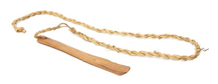 The Zinder blade with its leather thong and long plaited leaf cord.